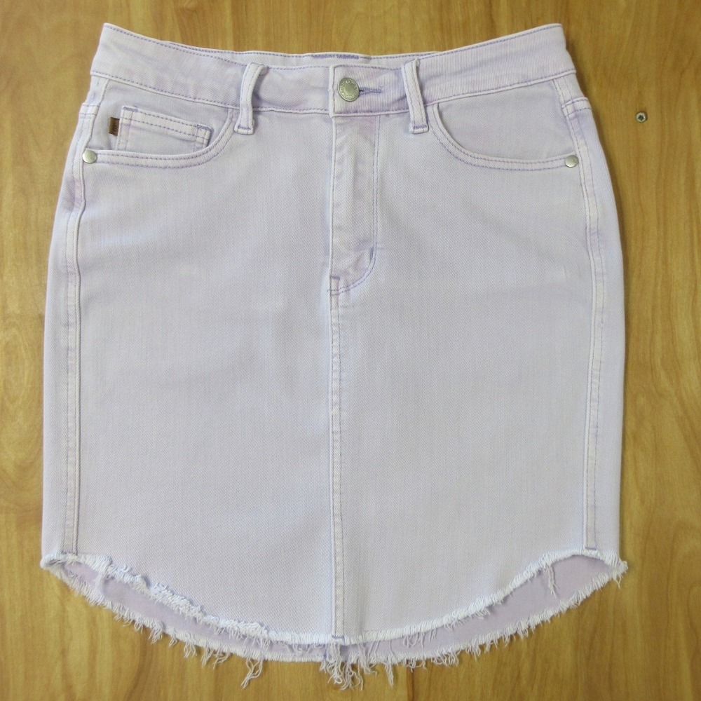 JUDY BLUE High Waist Mid-Thigh Denim Skirt Sz M Light Purple Shirttail Hem Jeans